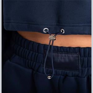 Top corto de punto con estilo para mujer, Sudadera con capucha transpirable antibolitas de invierno con logotipo frontal de diseño impreso - Product Image 4