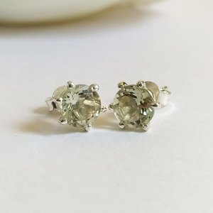 925 boucles d'oreilles en argent Sterling faites à la main femmes filles naturel vert améthyste pierre plaqué or Design minimaliste Style mignon - Product Image 1