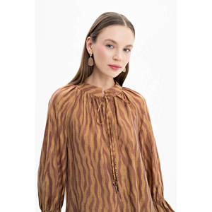 Túnica Bohemia Bordada con Lazos para Mujer - Blusa Asimétrica de Gasa para Oficina - Product Image 5