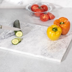 Planche à découper moderne en marbre blanc avec motifs noirs Dalle de découpe de qualité supérieure pour une décoration de cuisine élégante et une utilisation de service - Product Image 2