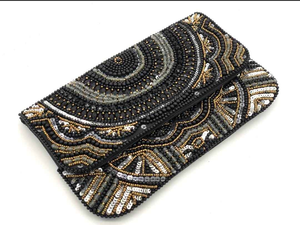 Pochette brodée à la main perlée Sac de soirée en graines noires avec chaîne détachable par glowin fashion - Product Image 3