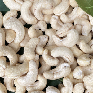 Vente en gros de noix de cajou du Vietnam prix kg noix de cajou crues biologiques Santigo Viet Nam OEM, ODM - Product Image 1