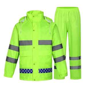Conjunto de Impermeable de Seguridad Reflectante de Alta Visibilidad con Capucha y Logotipo Personalizado para Trabajadores de Tráfico y Construcción Vial - Product Image 4