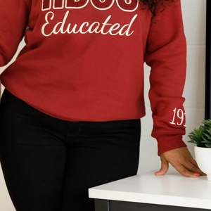 HBCU Delta Chenille sudadera bordada Maroon White College Sorority Apparel Classic Crewneck Style Cotton Pullover - Product Image 6