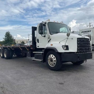 Camion plateau diesel à essieux tandem 114SD d'occasion de 2020, longueur 26 pieds, 410 CV, boîte automatique 10 vitesses, transport industriel et de construction - Product Image 1