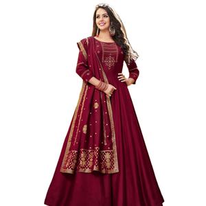 คอลเลกชันชุดแฟนซีซับในผ้าไหมแท้พร้อมงานเย็บปักถักร้อย - Product Image 1