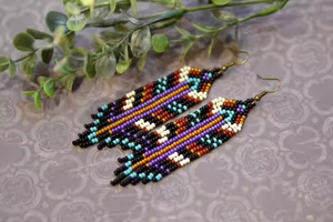 Pendientes de borlas bordados a mano con cuentas de la India, pendientes multicolor hechos a mano para mujeres y niñas por MD Handicrafts. - Product Image 2