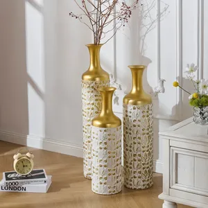 Vase à fleurs de table en fer artisanal de luxe, design côtier, écologique, décoration intérieure tendance, design haut de gamme, intérieurs élégants - Product Image 3