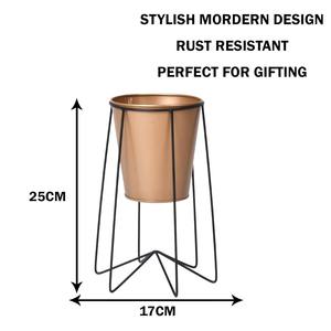 Macetero de Metal Dorado Simple para Decoración de Interiores, Perfecto para Esquinas de Sala de Estar, Exhibición de Plantas Modernas y Espacios Pequeños - Product Image 3