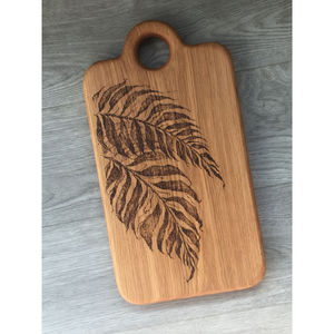 Planche à découper en bois peinte à la main de la meilleure qualité avec planche de service ronde en bois au design floral pour le fromage à un prix abordable - Product Image 6