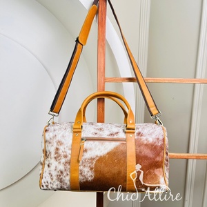 Fabriqué à la main en cuir de fourrure de vachette véritable sac de sport Premium Weekender sac de voyage Style Vintage sac de nuit pour hommes et femmes - Product Image 1