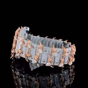 Reloj de Diamantes de Excelente Calidad y Diseño Moderno para Plataformas de Compras en Línea y Compradores Internacionales Disponible a un Precio Competitivo - Product Image 3