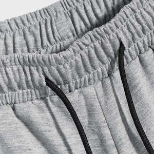 Pantalones cortos de lana de talla grande personalizados de algodón liso con logotipo estampado deportivo informal para hombre con bolsillos - Product Image 6