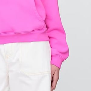 เสื้อฮู้ดผู้หญิงแบบเรียบง่าย แขนยาว ผลิตจากโรงงาน พร้อมโลโก้สั่งทำและฮู้ดสวมใส่สบายสำหรับฤดูหนาว - Product Image 4