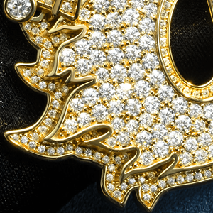 Collier pendentif hip-hop personnalisé avec initiales en diamants CZ glacés - Product Image 4