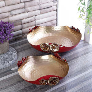 Metal hecho a mano Urli diseño único Ideal para la decoración de bodas y exhibición de festivales indios tradicionales - Product Image 5