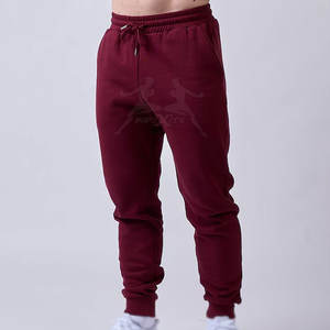 Pantalon de survêtement confortable avec poches latérales et chevilles à revers Pantalon de survêtement basique avec taille réglable et aspect propre - Product Image 1