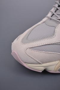 Zapatillas de tenis de diseño para hombre de alta calidad, transpirables y versátiles, con un diseño cómodo y estilo para caminar. - Product Image 4