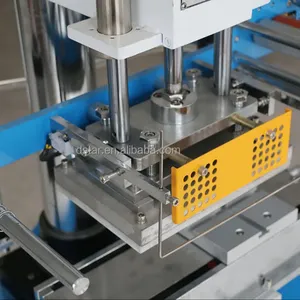 Máquina de impresión semiautomática de estampado en caliente para planta de fabricación Empresa de publicidad de alta precisión con motor confiable