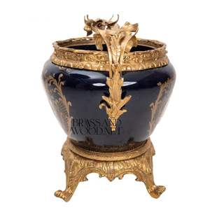 Cachepot décoratif classique de luxe en céramique avec laiton plaqué or antique - Product Image 5