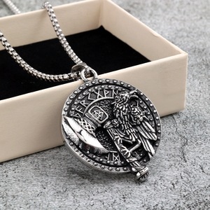 Colgante Vikingo de Cuervo de Doble Cara Vintage, Collar Unisex de Acero Inoxidable con Efecto de Cólicos, Colgantes de Piedra Chapados en Oro, Regalo - Product Image 3