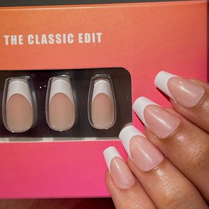 "French Finger Fashion the Parisian Style" - Product Image 1