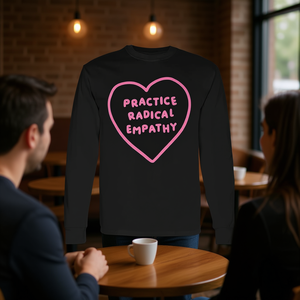 T-shirt a maniche lunghe con stampa a cuore e categoria promozionale Pratica dell'Empatia Radicale - Product Image 3