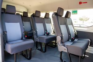 Toyota Hiace 3.5L 2026 de Gasolina, Nueva/Usada: Autobús de 13 Plazas con Faros Delanteros Automáticos en Venta - Product Image 3
