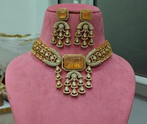 Ensemble de collier ras du cou de qualité supérieure, finition luxueuse, idéal pour les soirées, les mariages, les occasions festives, magnifique ensemble de bijoux de mariée - Product Image 3