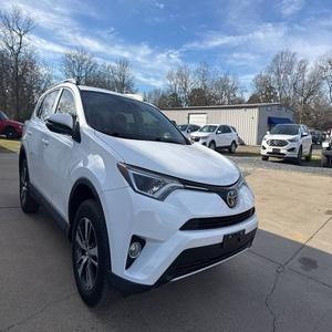 OFERTA PERFECTA: Toyota RAV4 XLE 2017, SUV de 4 Puertas, Transmisión Automática, 6 Cilindros, Asientos de Cuero - Product Image 1