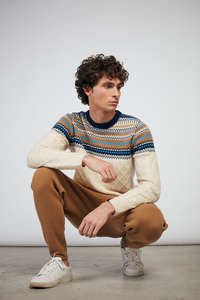 Maglia invernale da uomo di alta qualità girocollo con ricamo e treccia Made in Italy filato Cashmere ODM fornitura - Product Image 2