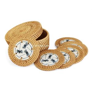 Ensemble de sous-verres bohèmes en rotin faits à la main avec finition naturelle et plateau de rangement pour table basse et usage à table, Vietnam - Product Image 1