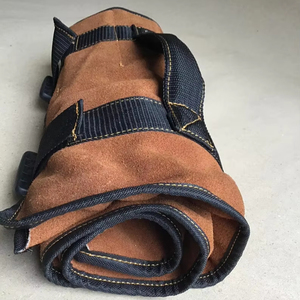 Kit de herramientas de herrador hecho a mano para herrar y cuidar caballos Kit de herramientas de 10 piezas con hermoso portador de cuero - Product Image 1