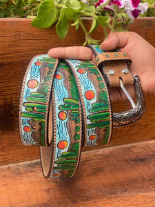 Nouvel arrivage de ceintures florales occidentales en cuir véritable usinées à la main et peintes à la main Ceintures unisexes en cuir véritable usiné à la main - Product Image 3