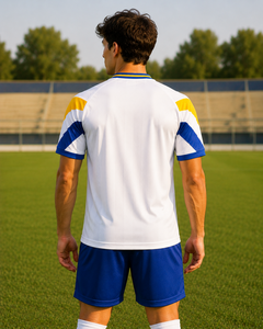 เสื้อฟุตบอลย้อนยุคสไตล์เรโทร ลายทางยุค 80 สีเหลืองน้ำเงิน แบบซับลิเมชั่น ชุดทีม ขายส่ง รับผลิตแบบ OEM - Product Image 5