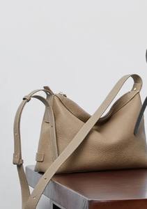 Sacs à main fourre-tout décontractés en cuir véritable de haute qualité pour femmes Design tendance Logo personnalisé disponible en gros - Product Image 4