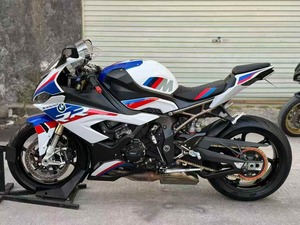OFERTA ESPECIAL B*MW1 S1000RR: 1000cc, 4 Cilindros, Refrigeración Líquida y Experiencia Emocionante Inspirada en las Carreras - Product Image 6