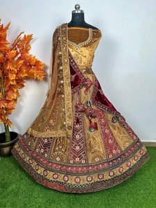 Red nupcial de estilo moderno Lehenga Choli con bordado de lentejuelas Jarakn Long Choli Dupatta 3 M Flair para fiestas bodas hechas en la India - Product Image 2