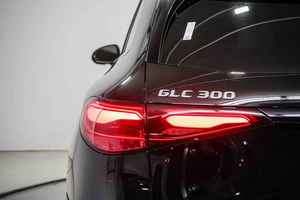 Mercedes-Benz GLC 300 4MATIC Automatique Gauche R20 Cuir Foncé SUV d'occasion Propre 2024 - Product Image 3