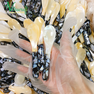 ช้อนเป็นส่วนผสมของเปลือกหอยมุกสีขาวและเรซินไมกาเหมาะสำหรับเสิร์ฟคาเวียร์พรีเมี่ยมขนาด10ซม - Product Image 1