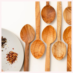 Cuillère de cuisson traditionnelle en bois d'olivier Ustensiles de cuisine élégants faits à la main, cuillère à mélanger et à servir en bois naturel pour la maison - Product Image 5