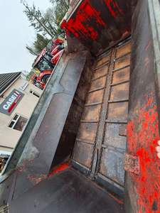 Épandeur de fumier à double batte verticale à déchargement arrière remorqué par tracteur 10t 10m³ 2015 NC pour ferme d'élevage de bovins - Product Image 3