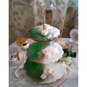 ที่ตั้งเค้กเรซินซึ่งได้รับแรงบันดาลใจจากนักออกแบบพร้อมการตกแต่งระดับพรีเมียมสำหรับการจัดวางโต๊ะของหวานที่มีสไตล์และทันสมัย - Product Image 1