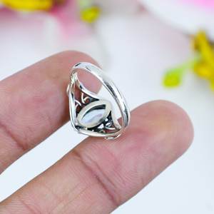 แหวนแต่งงานเงินแท้สไตล์วินเทจทำมือ925พลอยบุษราคัมสีฟ้าประดับอัญมณีสีเงินชุบตัวเรือน - Product Image 2