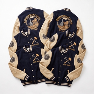 เสื้อแจ็คเก็ต Letterman แบบขายส่ง สีดำ ทำจากผ้าขนสัตว์ แต่งลายปัก White Oak Cooper Bung Seal แขนหนังสีครีม สไตล์ Bomber - Product Image 4