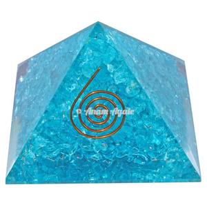 Grossiste de pyramides orgones en tourmaline noire avec symbole de vie floral sculpté pour l'énergie de guérison - Product Image 3