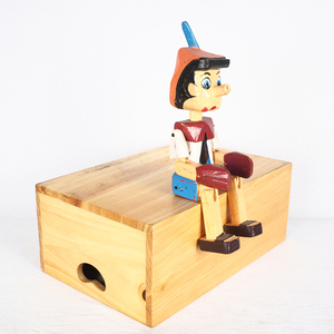 Figuras de Madera de Personajes de TV y Cine Budivis al por Mayor, Decoración para el Hogar, Juguete de Madera de Bali Pintado a Mano - Product Image 1