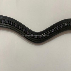 Bandeau de sourcils cheval finition noire, en cuir de vache, imitation fibre de carbone, incrustation de canaux vide, de luxe, personnalisés, grands cristaux scintillants avec bouton à pression - Product Image 4