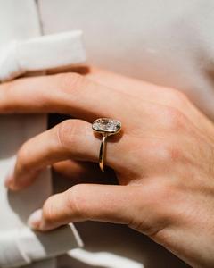 11x9mm Allongé Coussin Coupe Moissanite Solitaire Bague de Fiançailles en Réglage de Lunette avec Bande d'Or | Bijoux de Mariage de Mariée - Product Image 2