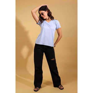 Camiseta Premium de Algodón Suave con Cuello en V, Corte Holgado y Aspecto Elegante para un Uso Diario Cómodo - Product Image 5